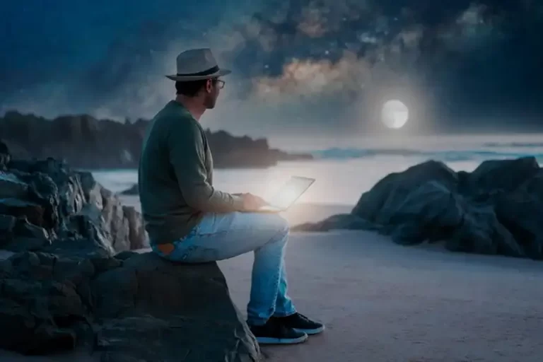 What is a digital nomad coach